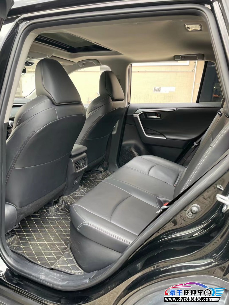 21年丰田威兰达轿车抵押车出售