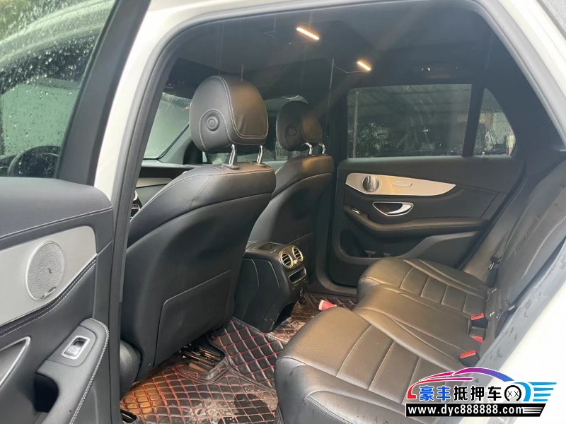 19年奔驰GLC轿车抵押车出售