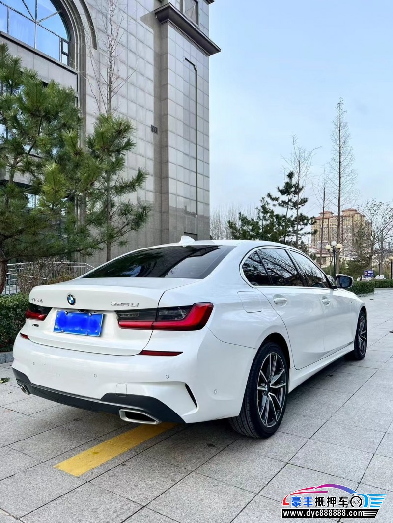 21年宝马3系轿车抵押车出售