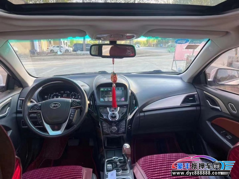 17年比亚迪秦轿车抵押车出售