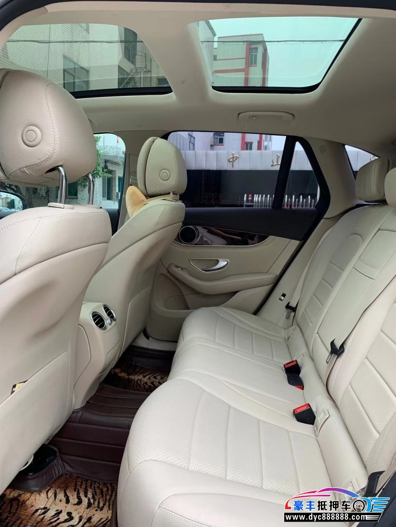 17年奔驰GLC轿车抵押车出售