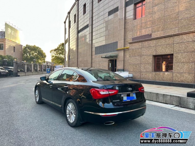 14年起亚凯尊轿车抵押车出售