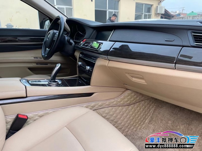 14年宝马7系轿车抵押车出售