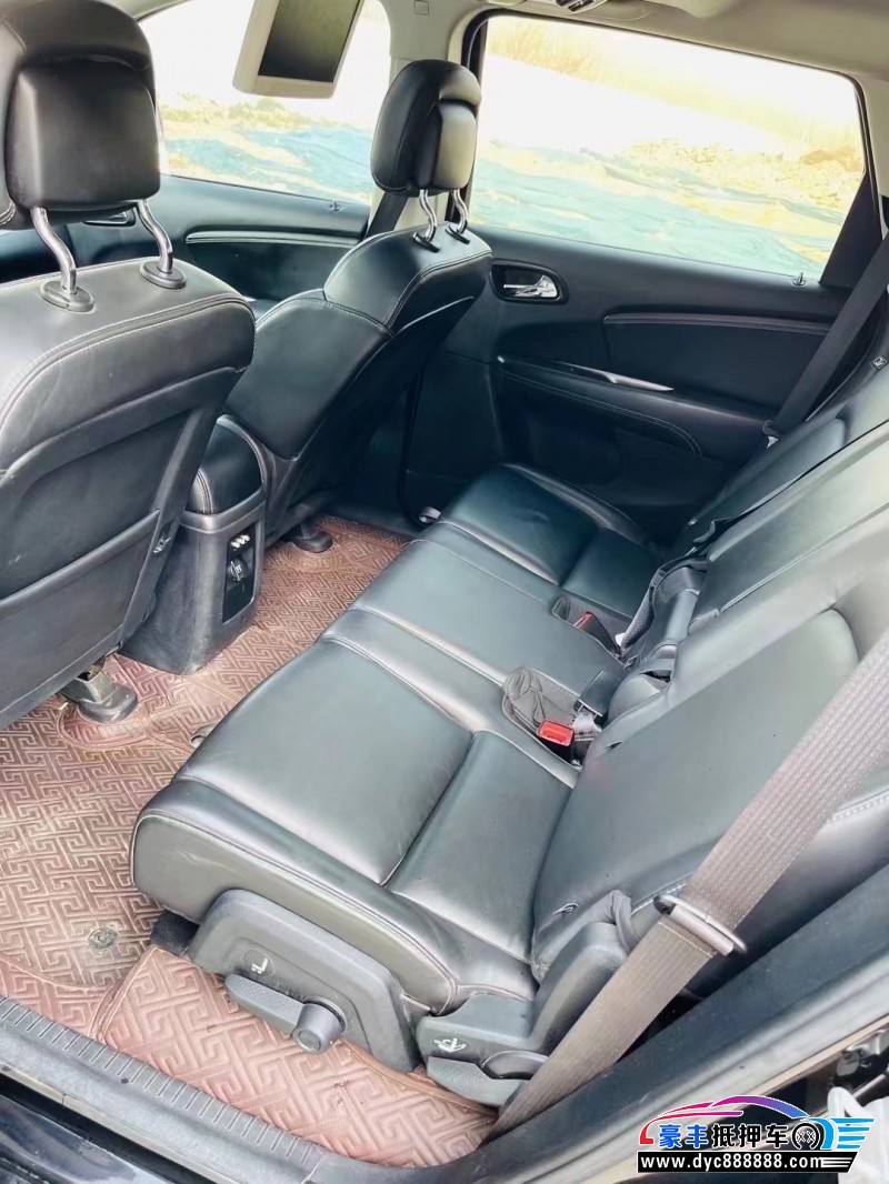 17年道奇酷威轿车抵押车出售