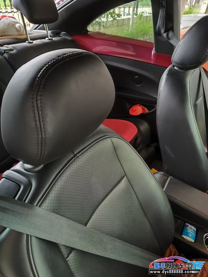 17年大众甲壳虫轿车抵押车出售