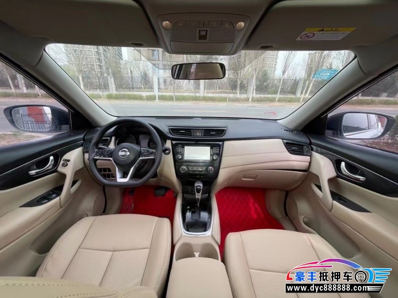 17年日产奇骏SUV抵押车出售