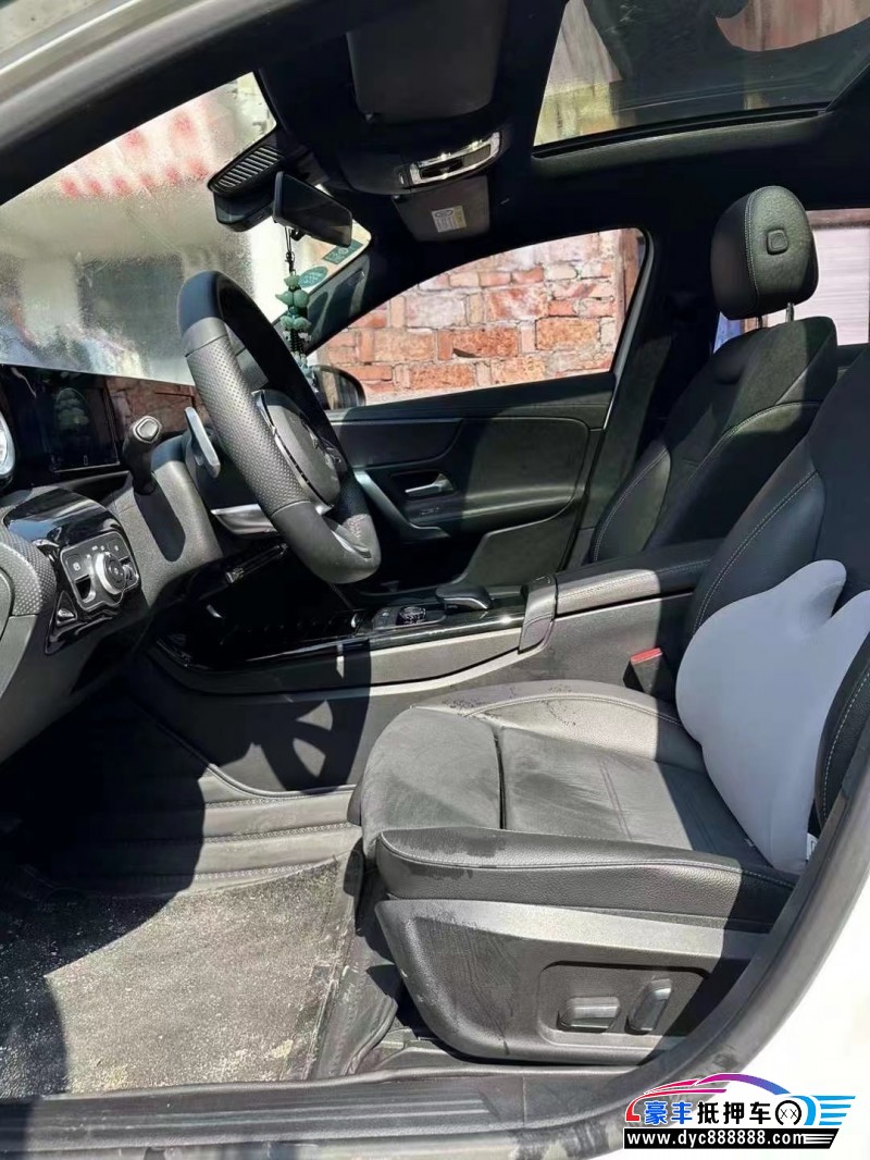 20年奔驰A轿车抵押车出售