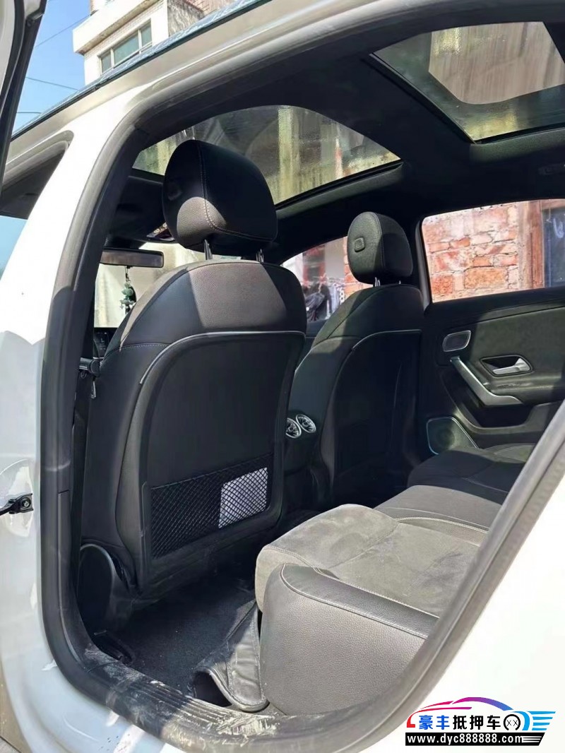 20年奔驰A轿车抵押车出售