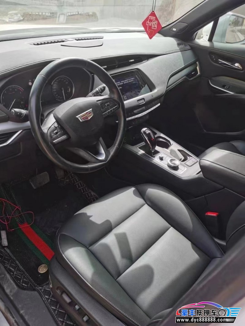 20年凯迪拉克XT4轿车抵押车出售