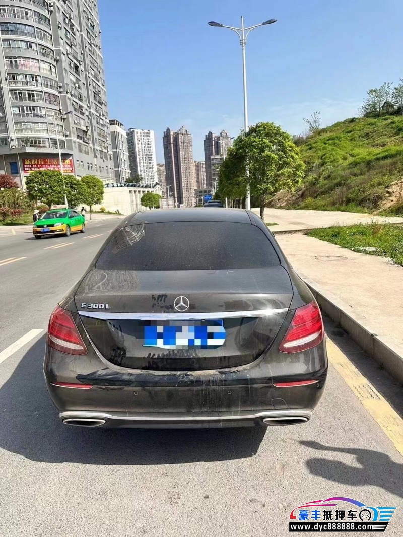 17年奔驰E轿车抵押车出售