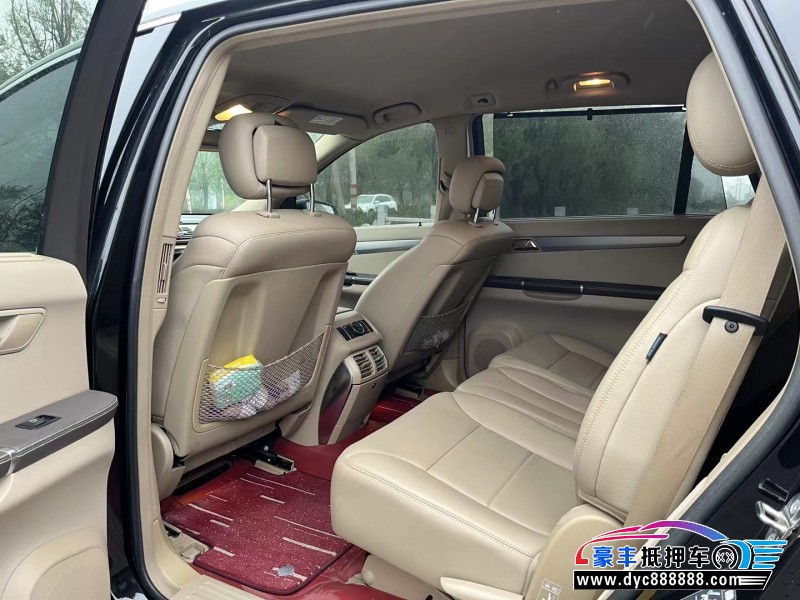 13年奔驰E级轿车抵押车出售