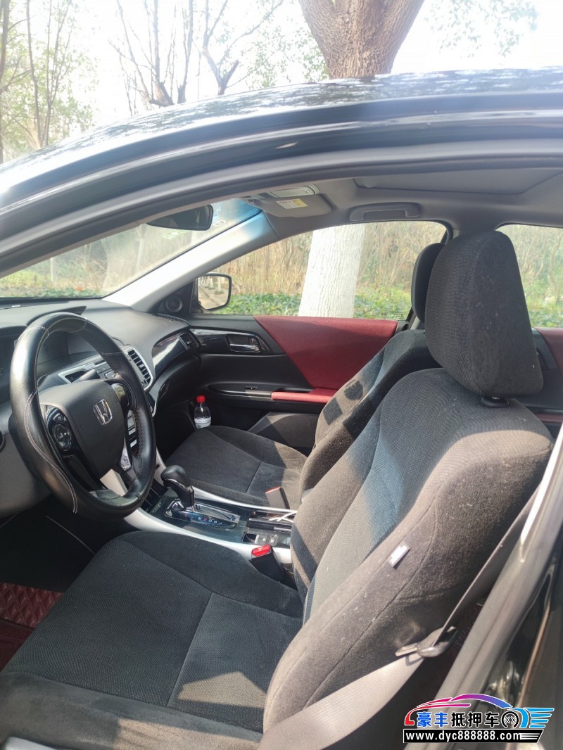 16年本田雅阁轿车抵押车出售