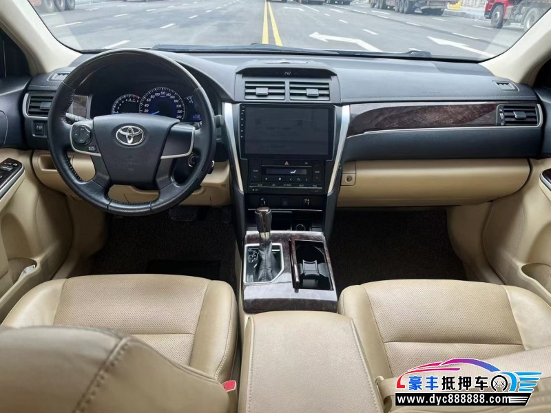 17年丰田凯美瑞轿车抵押车出售