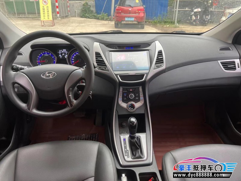 18年现代朗动轿车抵押车出售