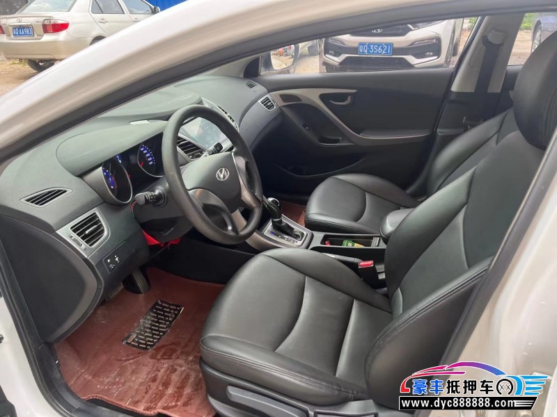 18年现代朗动轿车抵押车出售