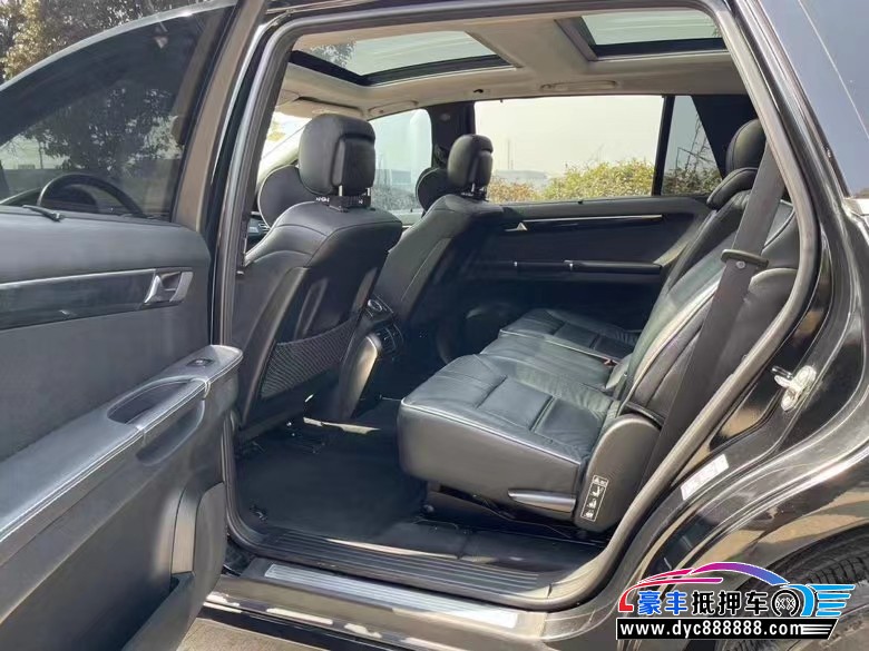 17年奔驰R轿车抵押车出售