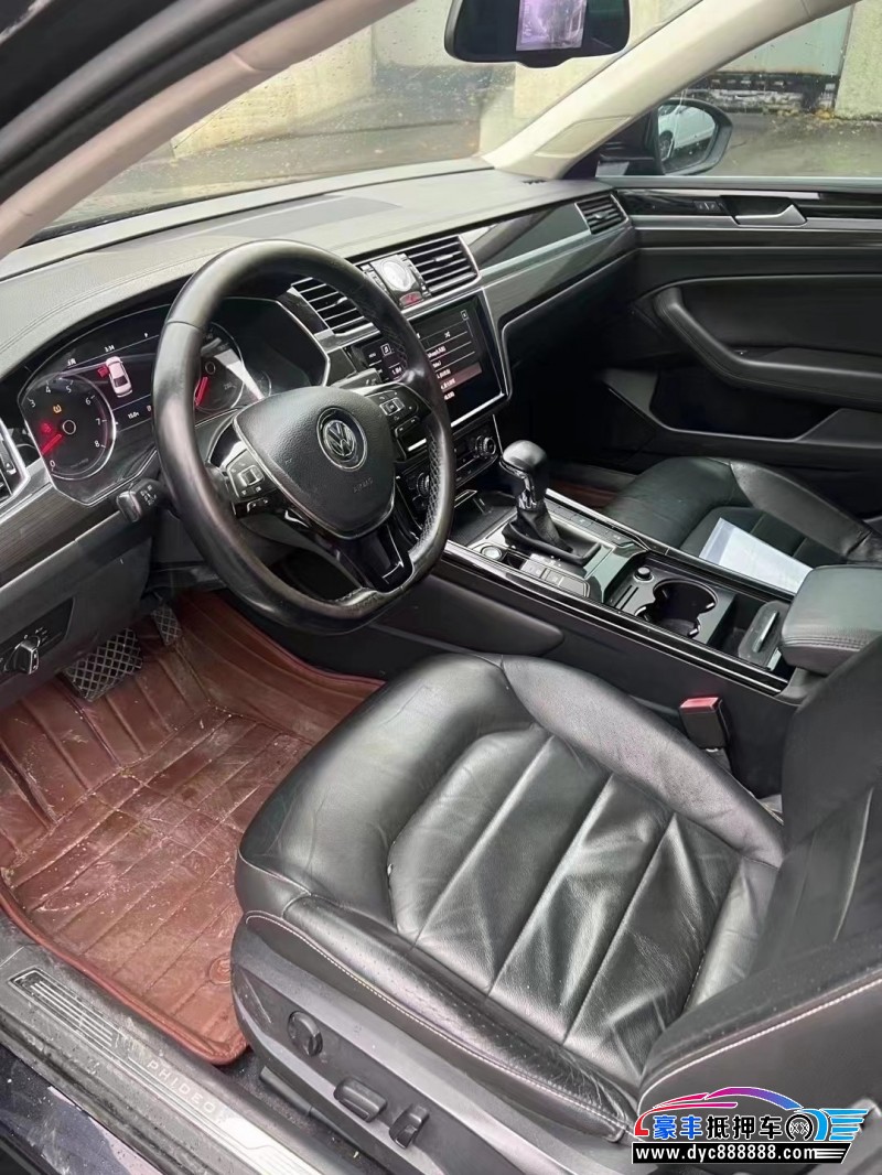 18年大众辉昂轿车抵押车出售