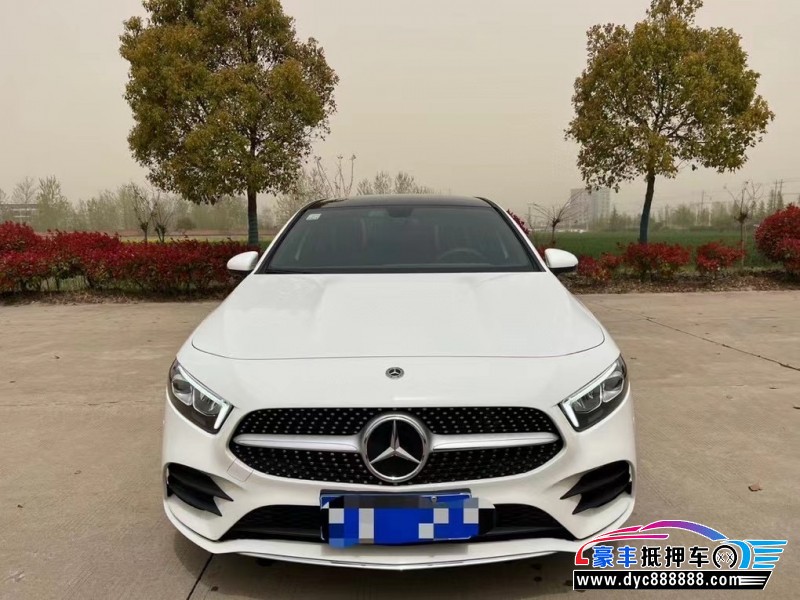 21年奔驰A轿车抵押车出售