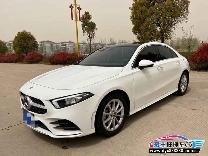 21年奔驰A轿车抵押车出售