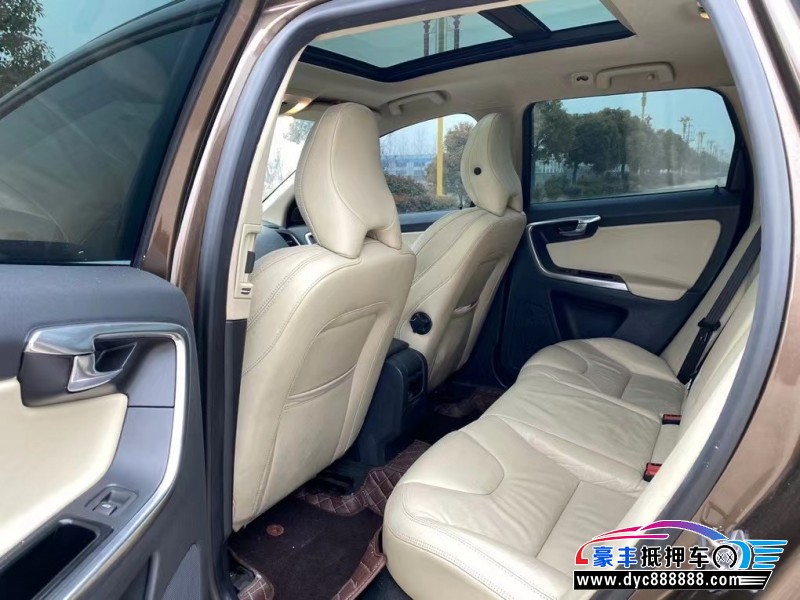 14年沃尔沃XC60轿车抵押车出售