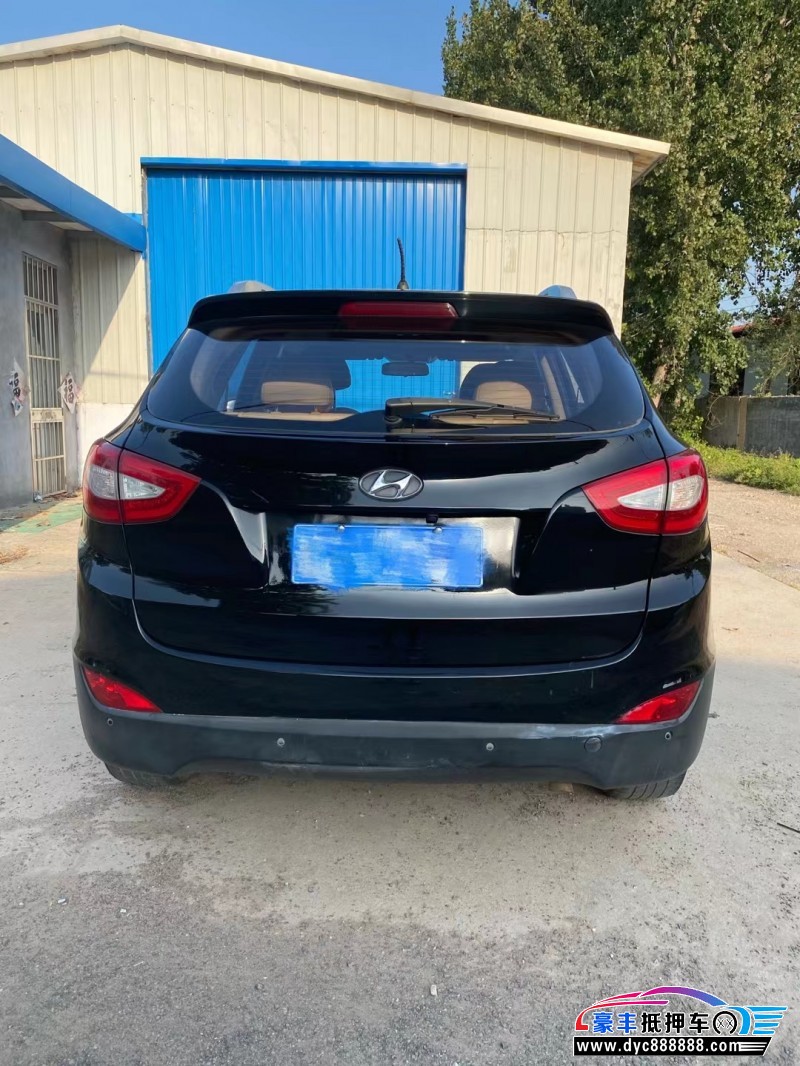 13年现代ix35轿车抵押车出售