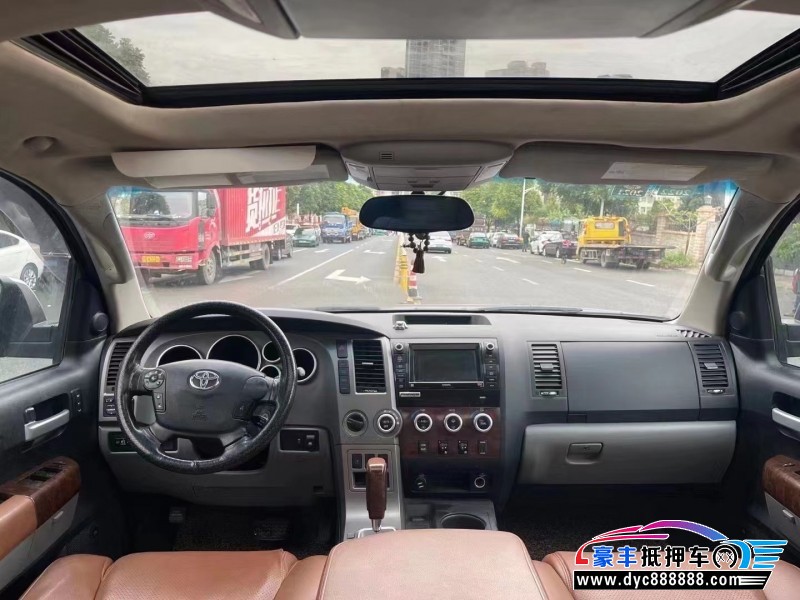 11年丰田塞纳轿车抵押车出售