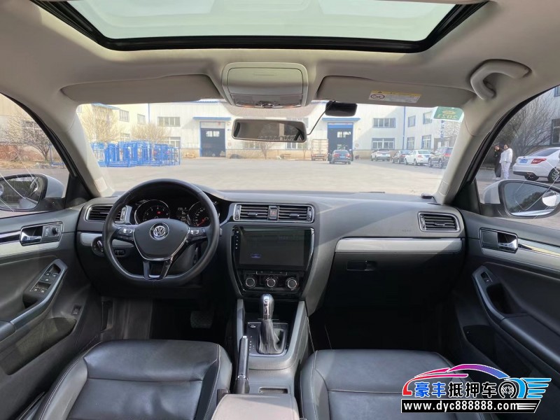 17年大众速腾轿车抵押车出售