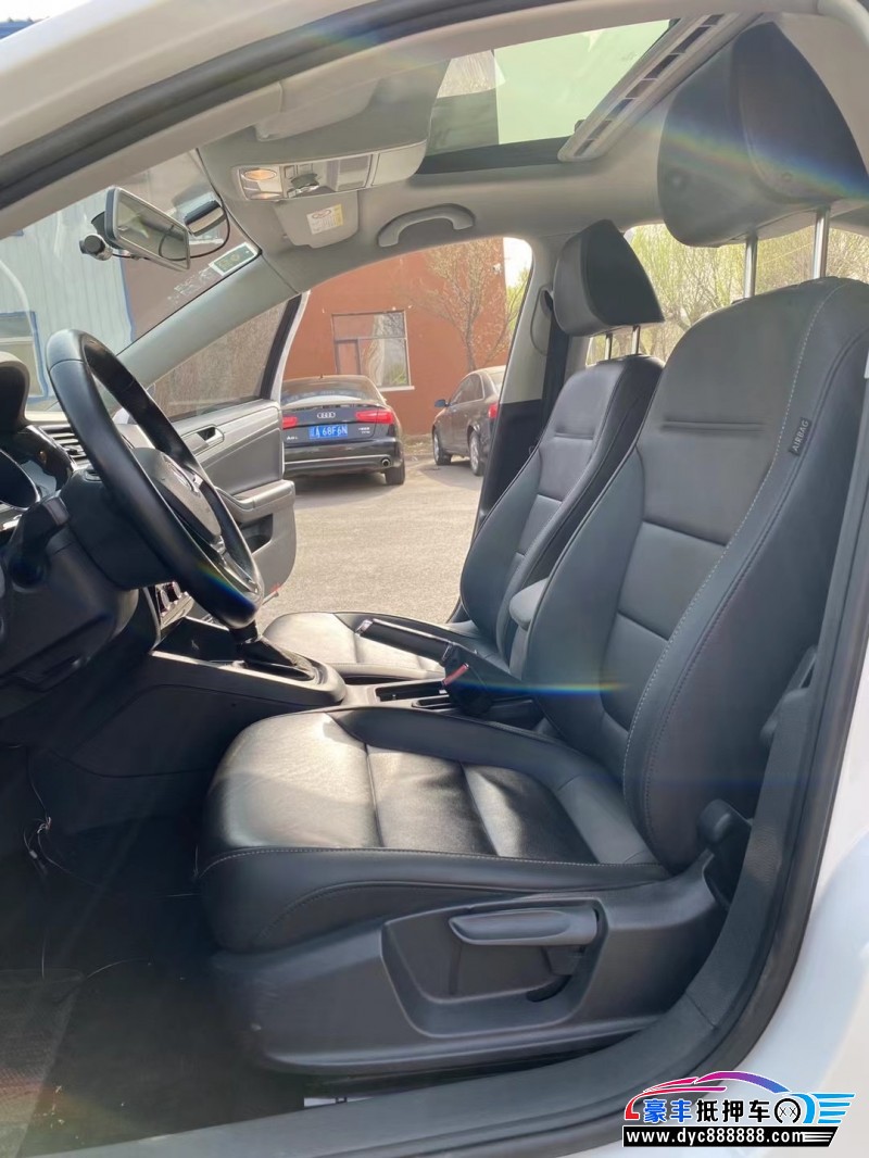 17年大众速腾轿车抵押车出售