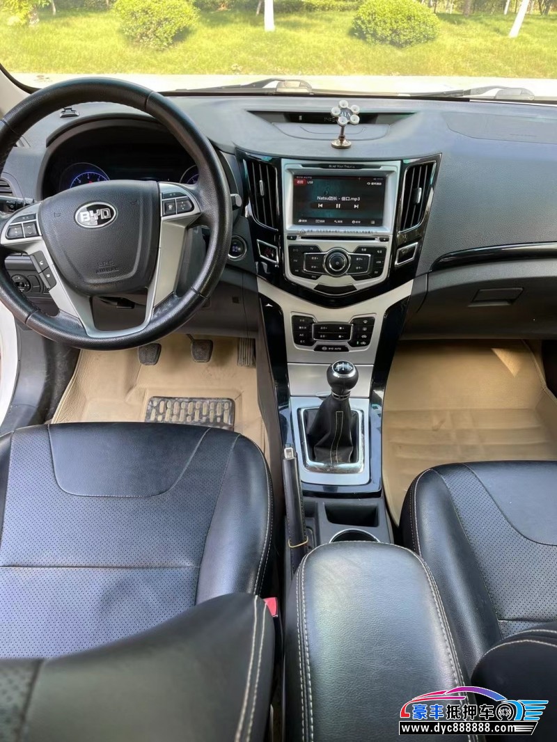 14年比亚迪速锐轿车抵押车出售