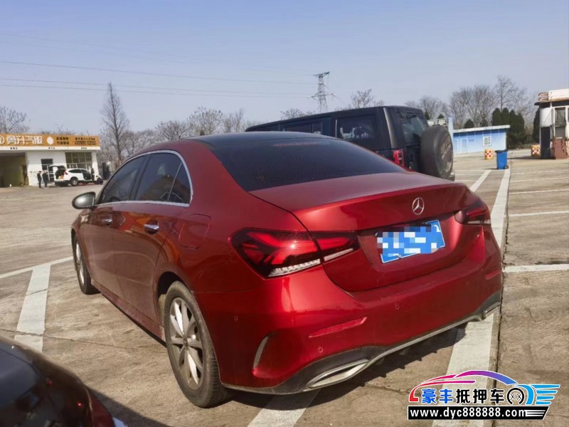 19年奔驰A轿车抵押车出售