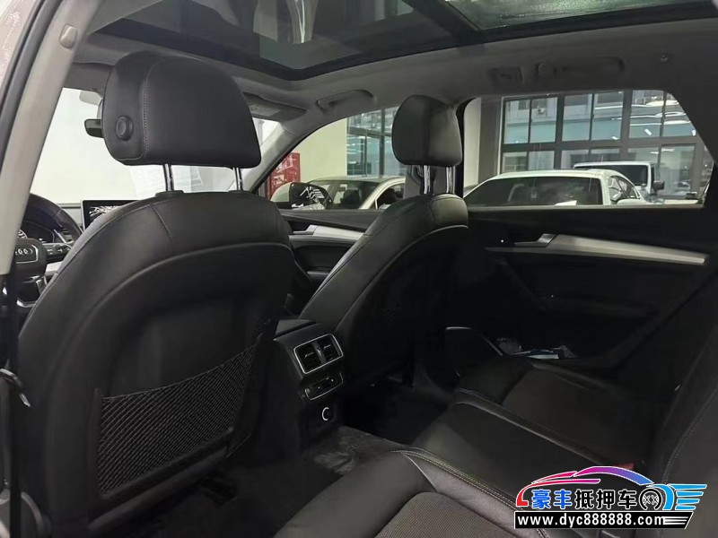 19年奥迪Q5轿车抵押车出售