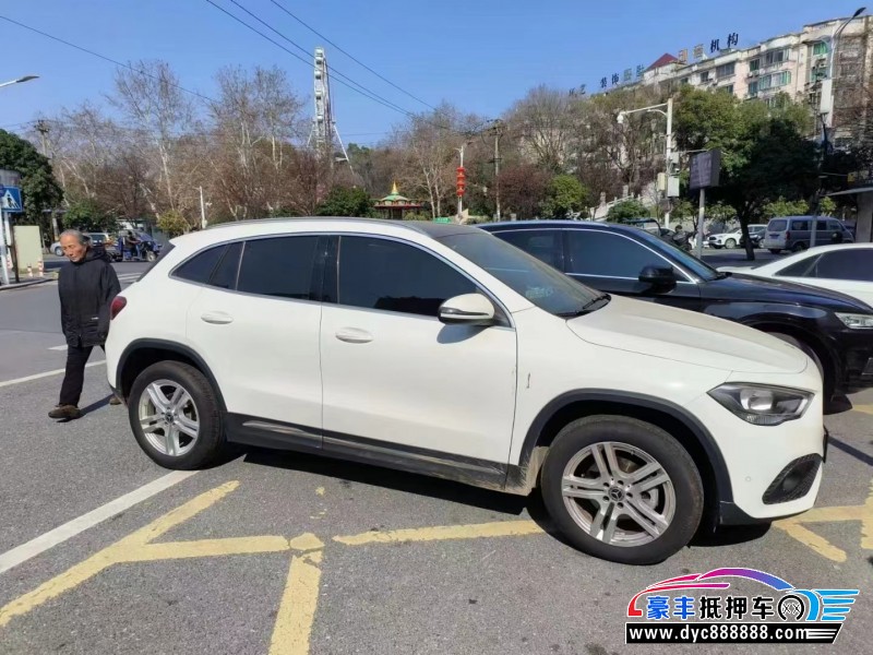 22年奔驰GLA轿车抵押车出售