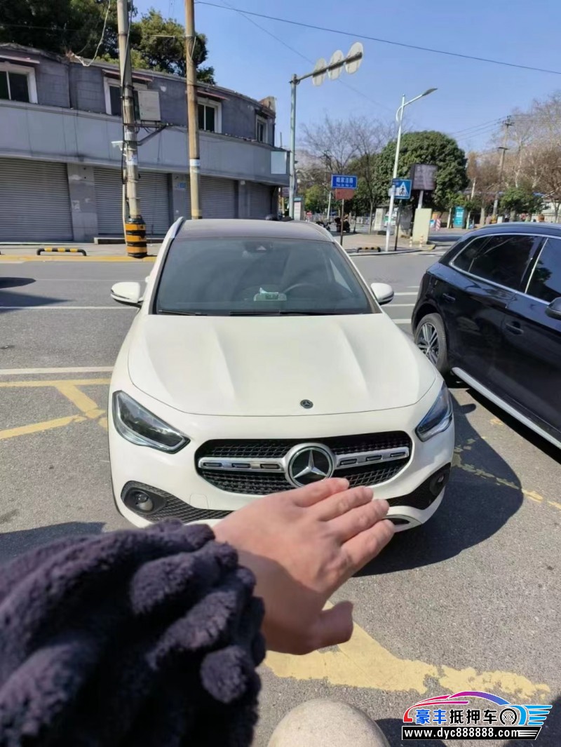 22年奔驰GLA轿车抵押车出售