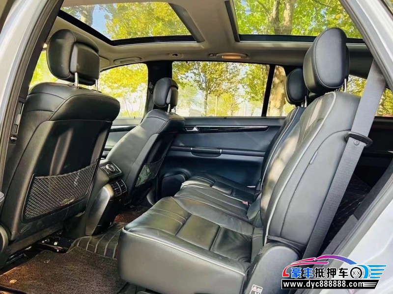 18年奔驰R级轿车抵押车出售