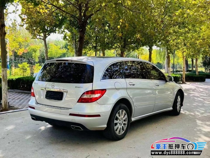 18年奔驰R级轿车抵押车出售