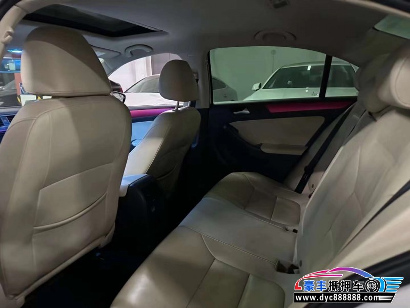 15年大众速腾轿车抵押车出售