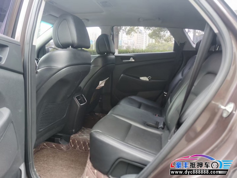 16年现代途胜轿车抵押车出售