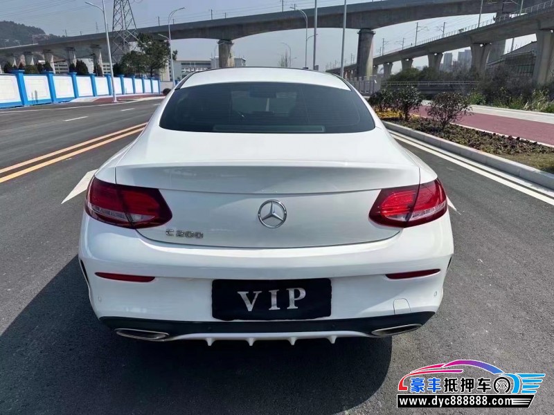 17年奔驰C级轿车抵押车出售