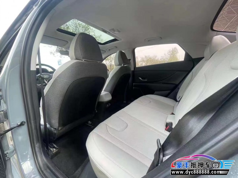 21年现代伊兰特轿车抵押车出售