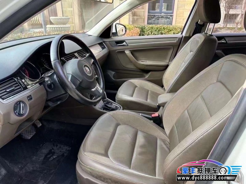 15年大众宝来轿车抵押车出售