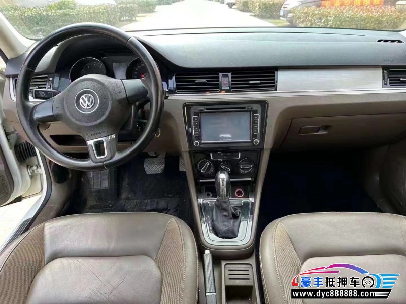 15年大众宝来轿车抵押车出售