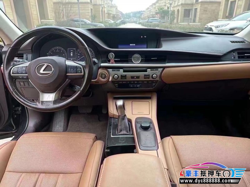 17年雷克萨斯ES轿车抵押车出售
