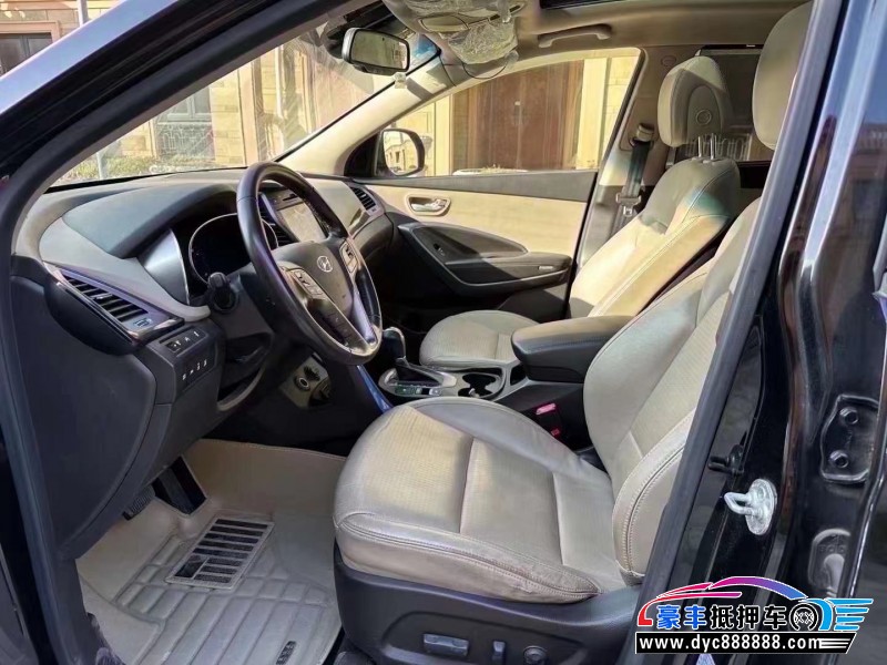 13年现代格锐轿车抵押车出售