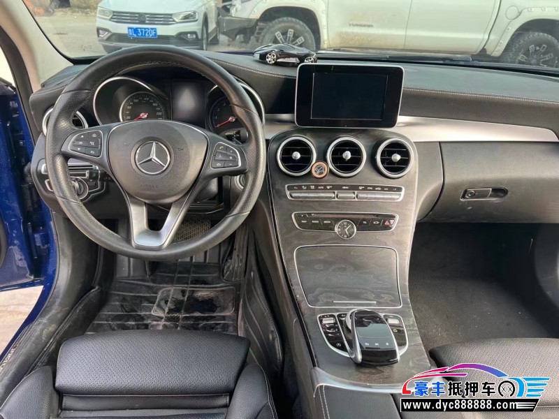 17年奔驰C轿车抵押车出售