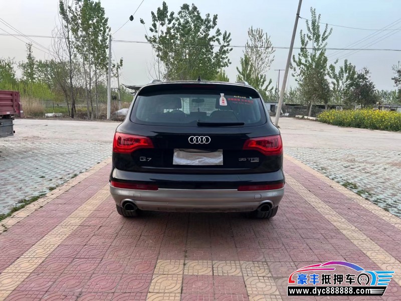 12年奥迪Q7轿车抵押车出售