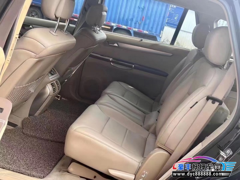 13年奔驰R轿车抵押车出售