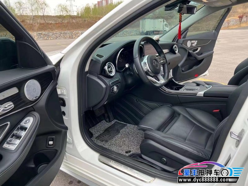 21年奔驰C轿车抵押车出售