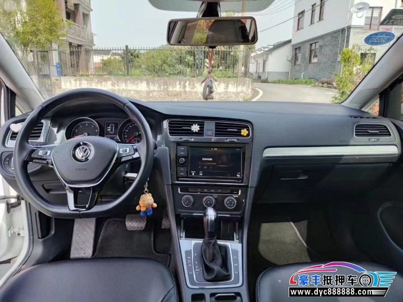 19年大众高尔夫轿车抵押车出售