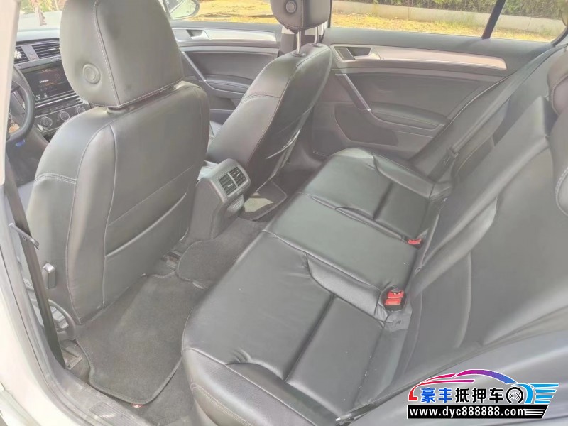 19年大众高尔夫轿车抵押车出售