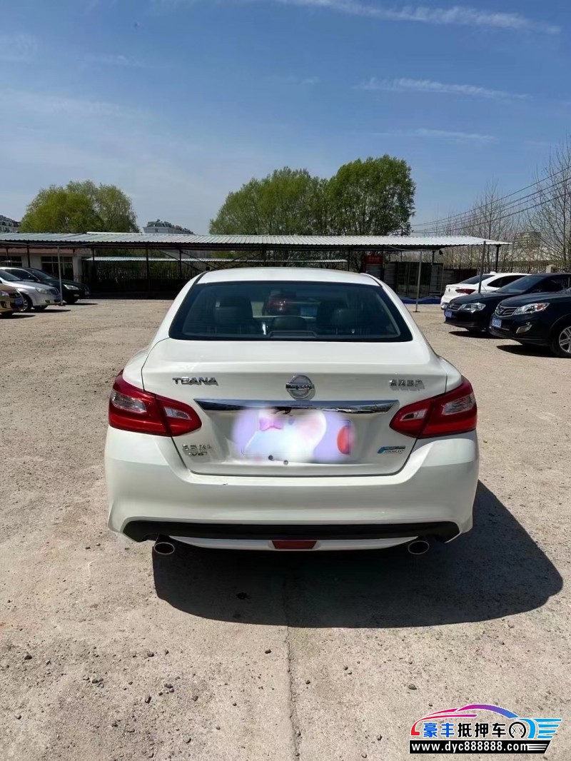 18年日产天籁轿车抵押车出售